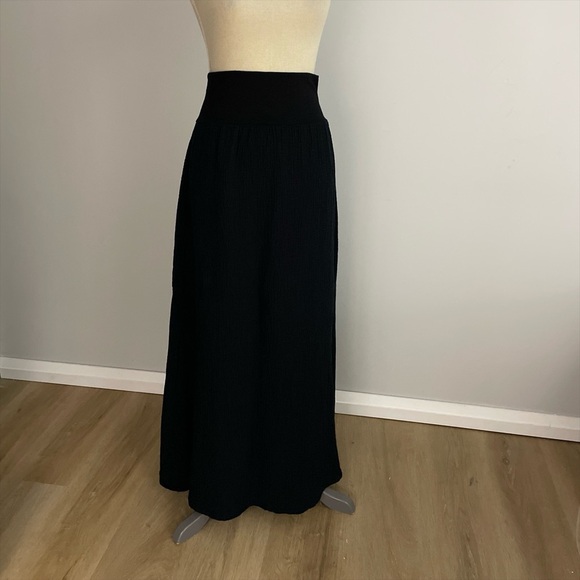 Bryn Walker Cotton Gauze Market Maxi Skirt
Black Pull-On Lightweight Coastal - Picture 2 of 8